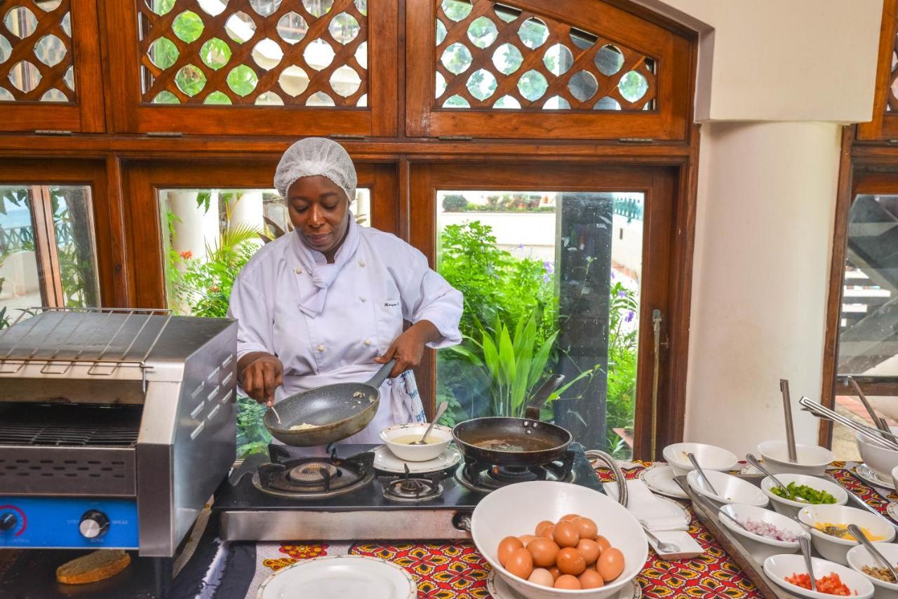 Serena Hotel 5*