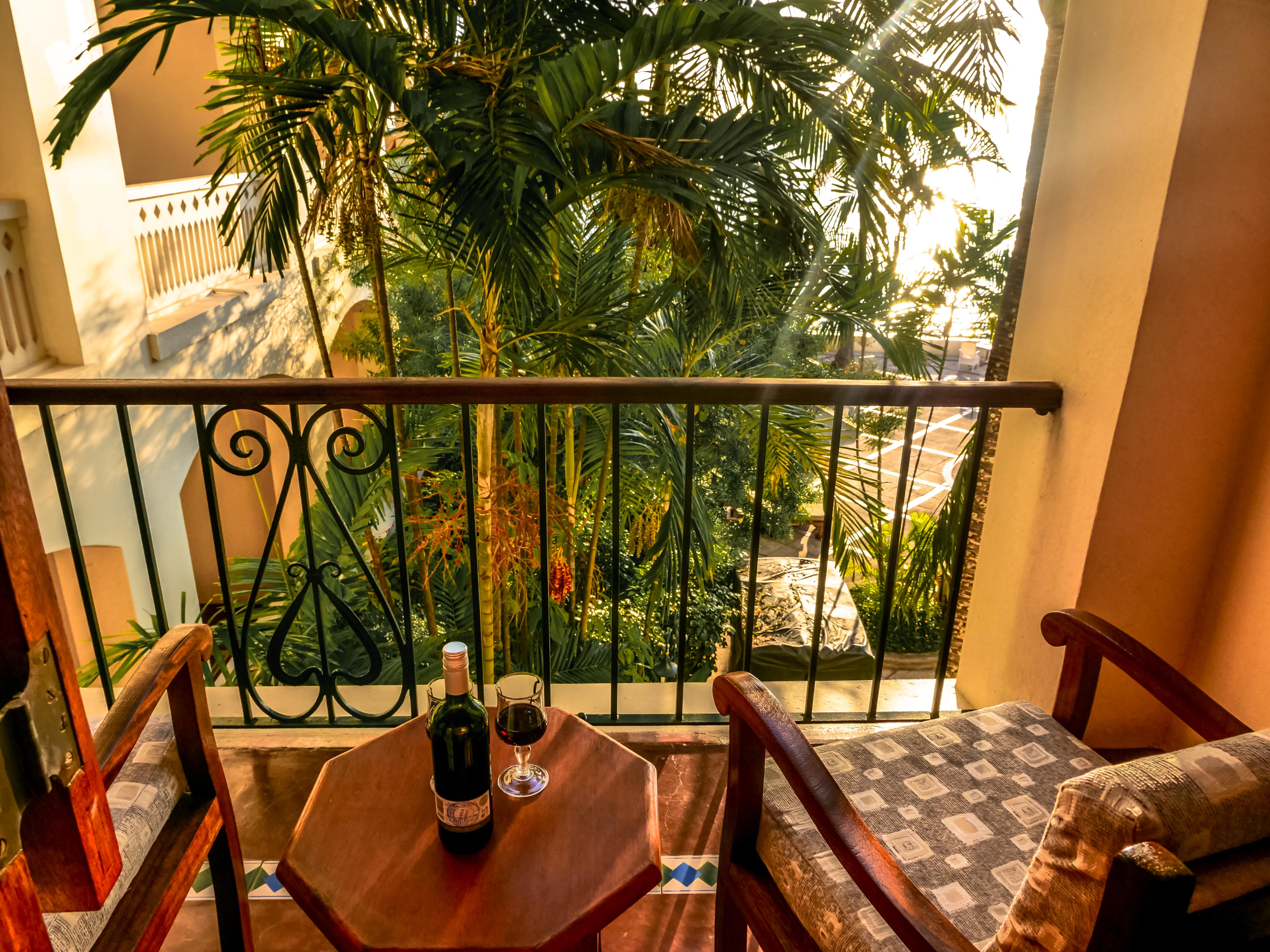 Serena Hotell 5*
